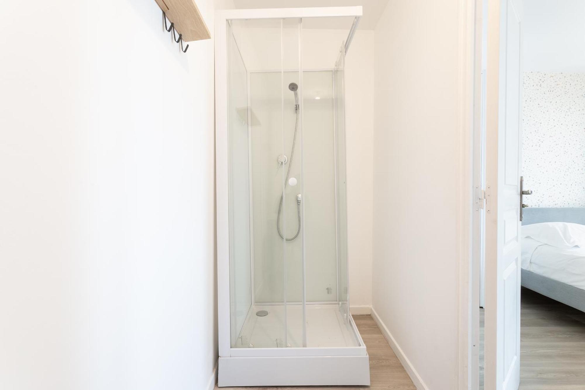 S&K Suite Grande Rue Roubaix - Chambre Spacieuse Et Sdb Privee - Netflix Et Cuisine Exterior photo