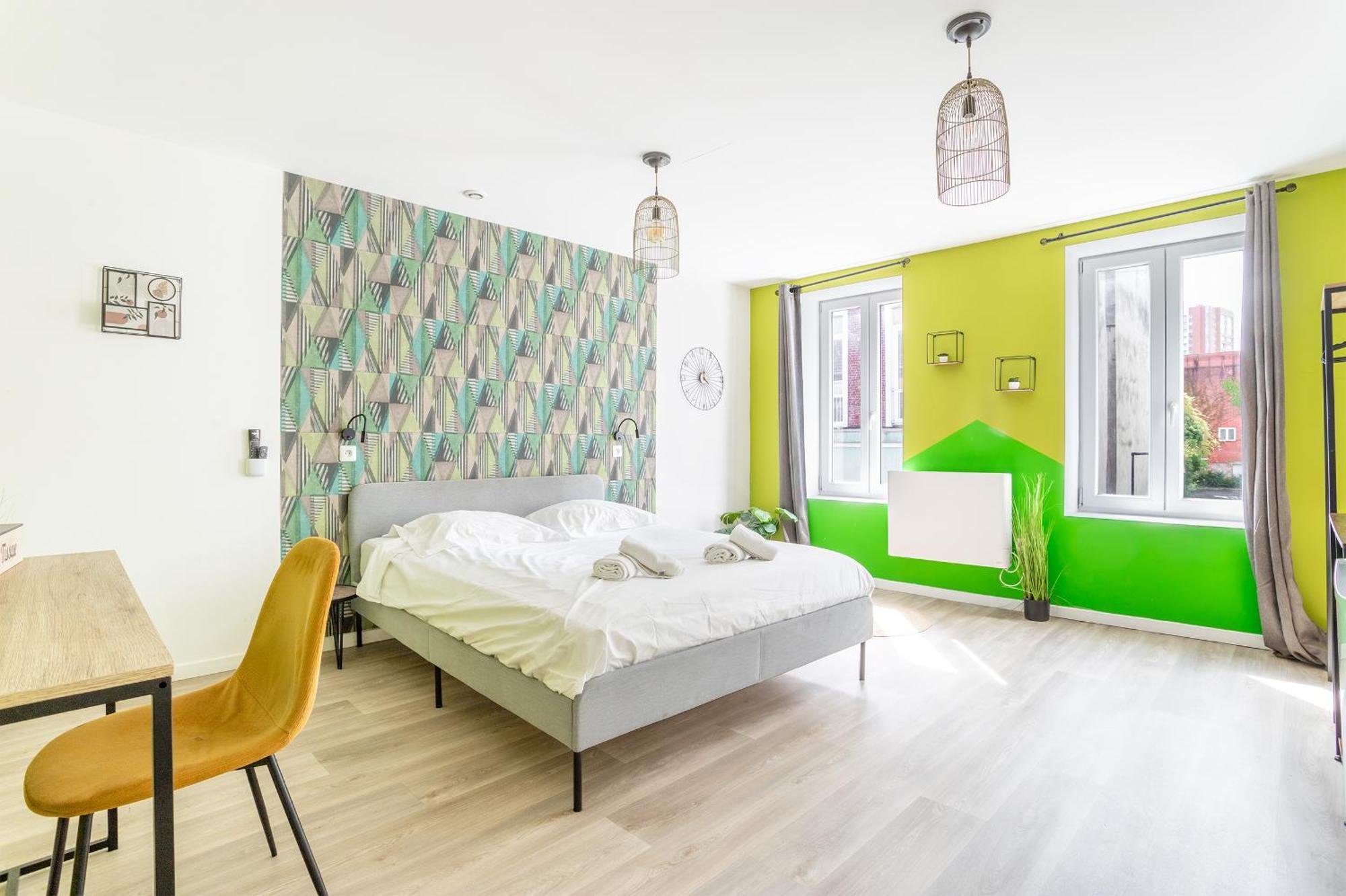 S&K Suite Grande Rue Roubaix - Chambre Spacieuse Et Sdb Privee - Netflix Et Cuisine Exterior photo