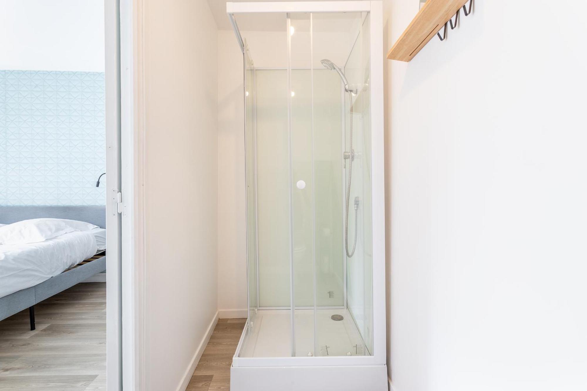 S&K Suite Grande Rue Roubaix - Chambre Spacieuse Et Sdb Privee - Netflix Et Cuisine Exterior photo