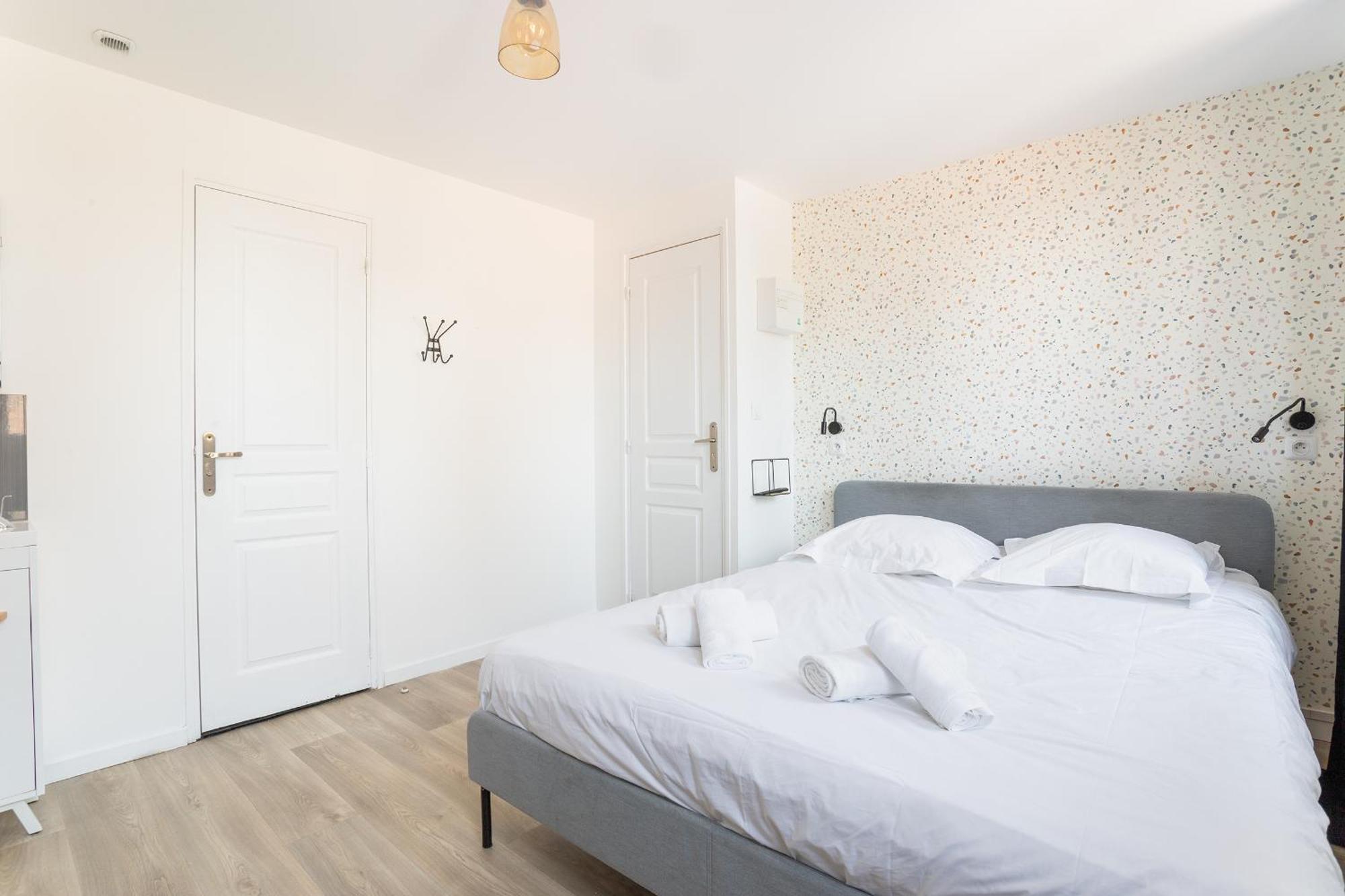 S&K Suite Grande Rue Roubaix - Chambre Spacieuse Et Sdb Privee - Netflix Et Cuisine Exterior photo