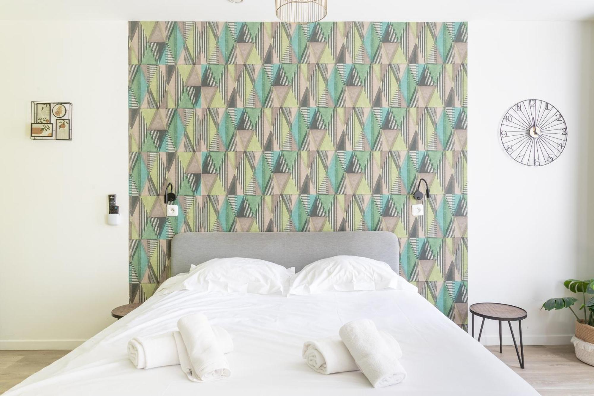 S&K Suite Grande Rue Roubaix - Chambre Spacieuse Et Sdb Privee - Netflix Et Cuisine Exterior photo