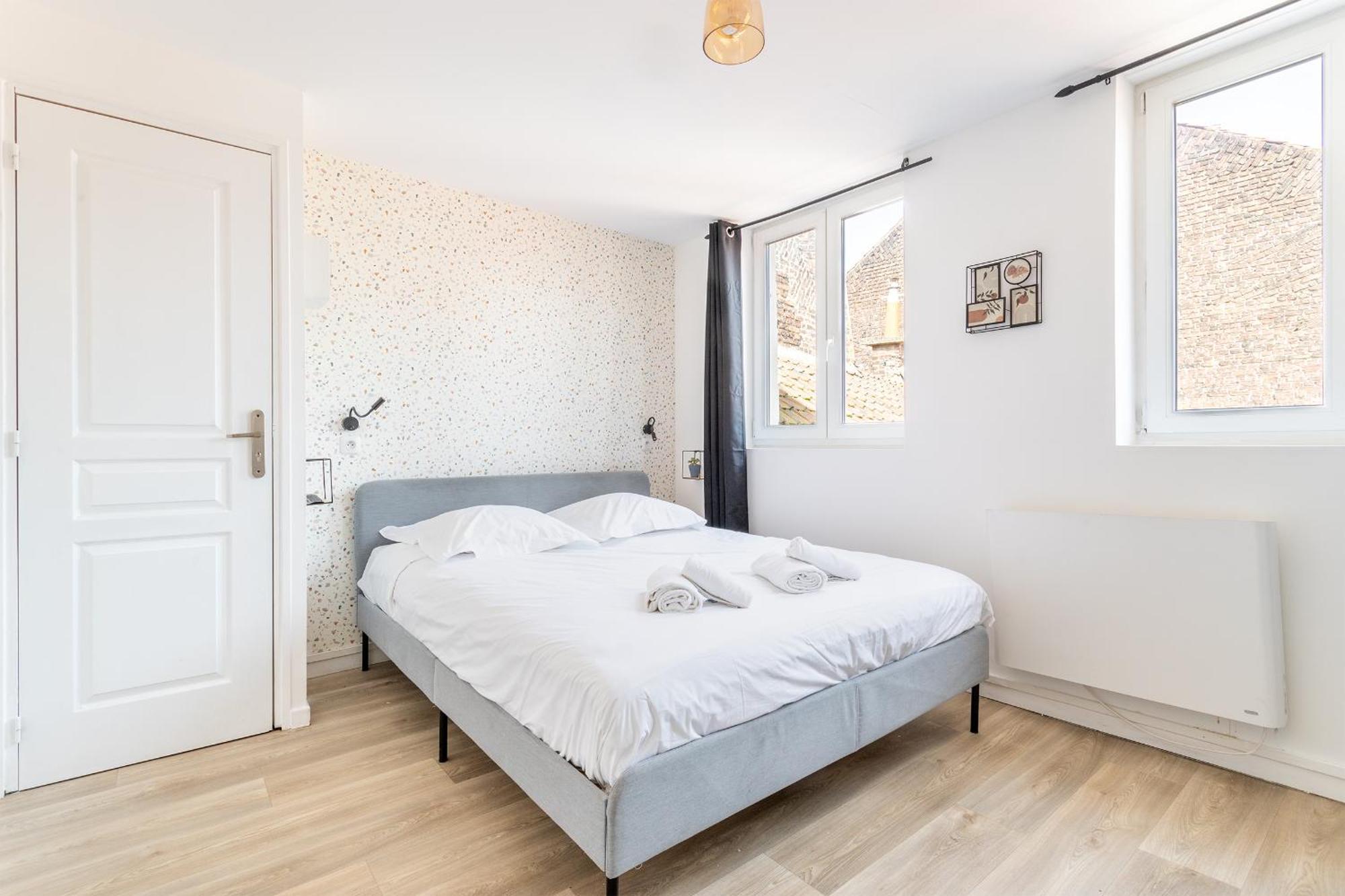 S&K Suite Grande Rue Roubaix - Chambre Spacieuse Et Sdb Privee - Netflix Et Cuisine Exterior photo