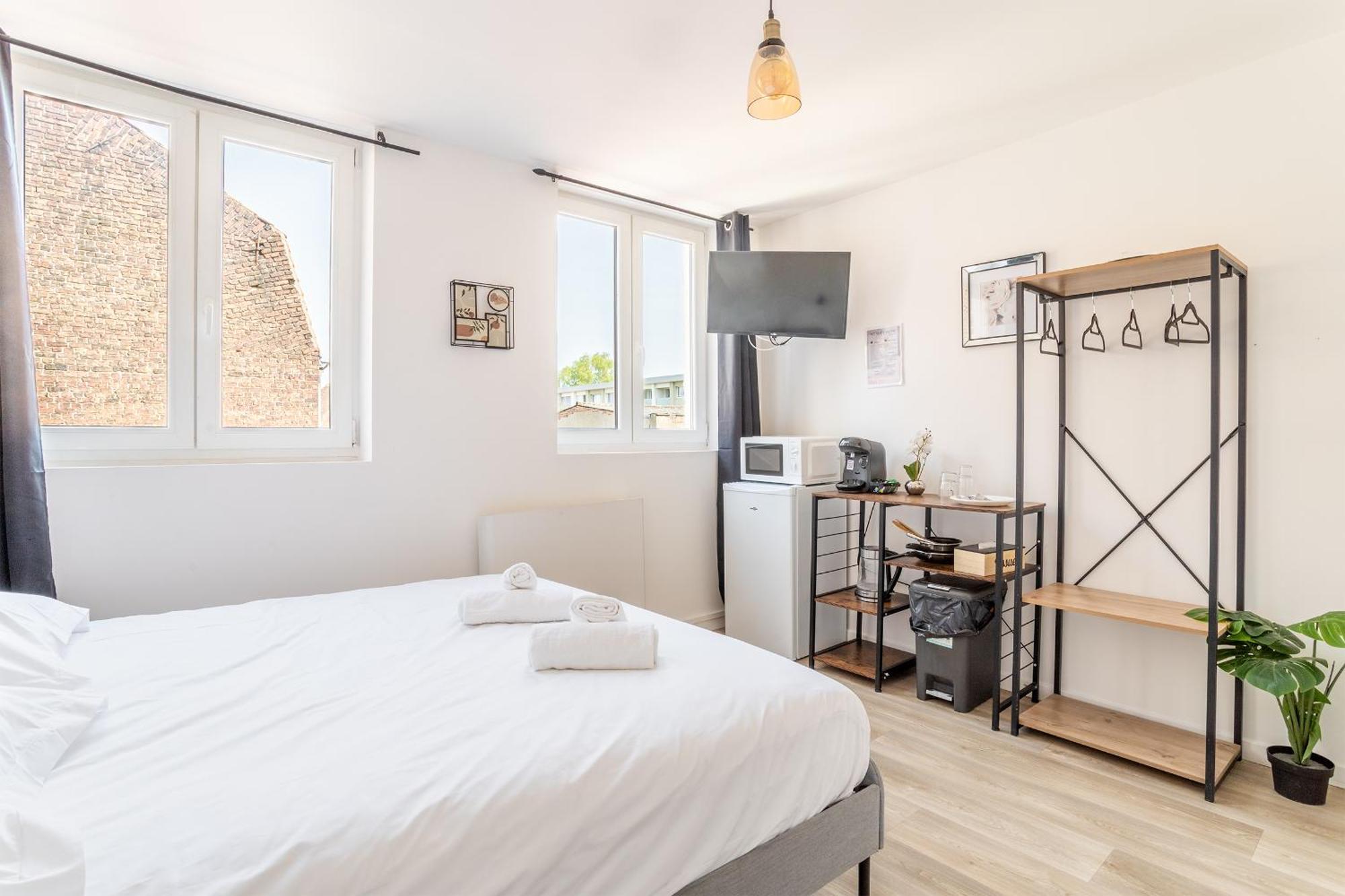 S&K Suite Grande Rue Roubaix - Chambre Spacieuse Et Sdb Privee - Netflix Et Cuisine Exterior photo